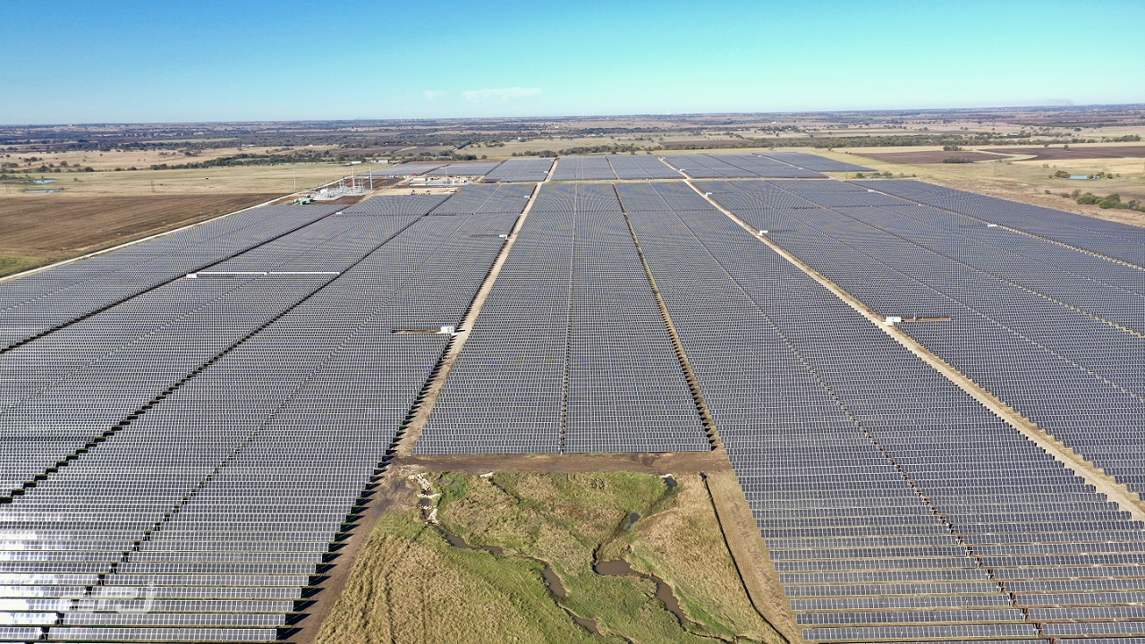 미국 텍사스주 81MW 태양광 발전소 전경