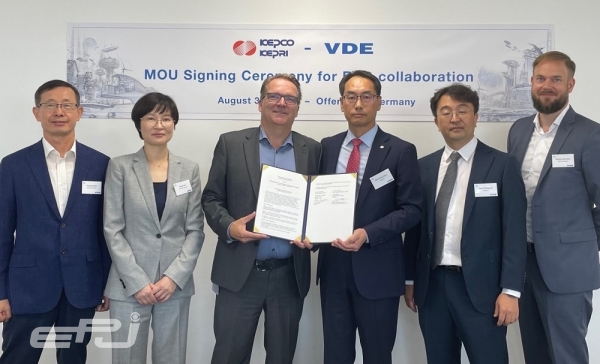 전 전력연구원과 VDE는 8월 31일 스마트미터링, 전기차 충전 및 배전망 운영기술과 관련해 협력을 위한 MOU를 체결했다.