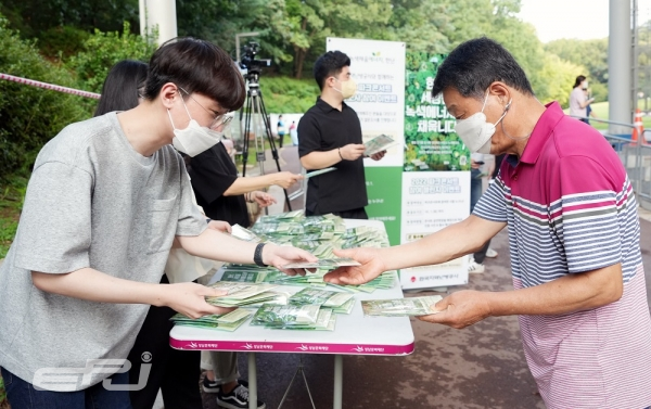 지역난방공사는 9월 17일 ‘한국지역난방공사와 함께하는 2022 파크콘서트’ 현장에서 청렴캠페인을 시행했다. 