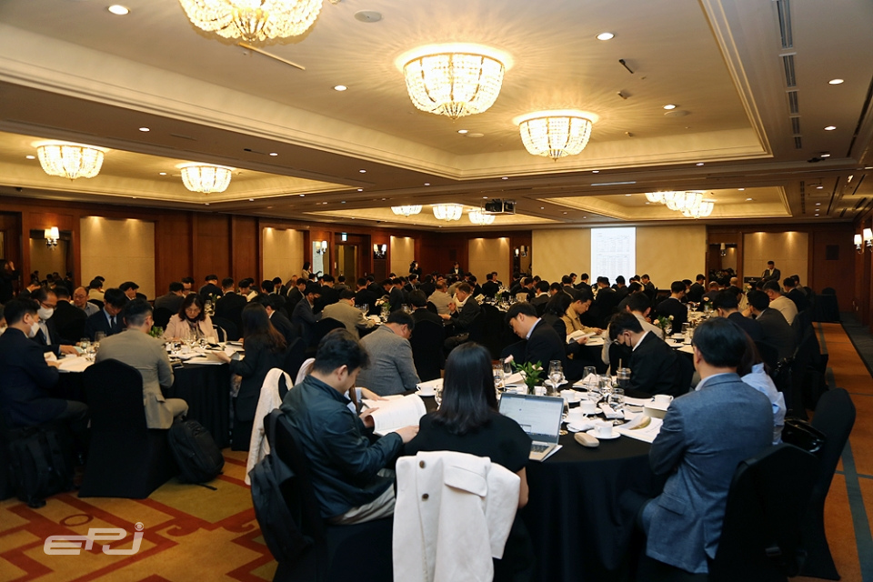 4월 21일 서울 그랜드인터컨티넨탈 파르나스 호텔에서 열린 풍력산업협회 정기총회에는 회원사 관계자 150여 명이 참석했다.