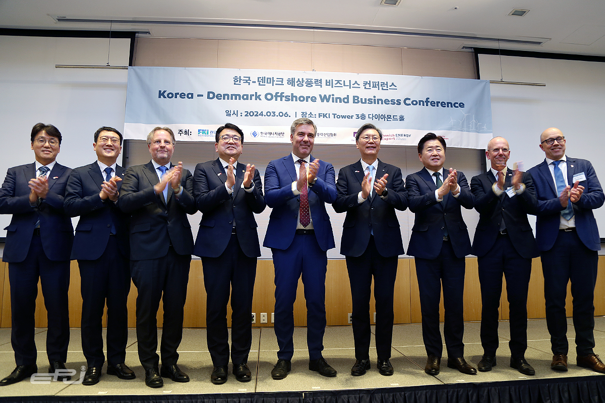 한국풍력산업협회는 3월 6일 주한덴마크대사관, 덴마크산업협의회, 덴마크에너지협회, 덴마크 기후에너지유틸리티부, 한국에너지공단, 한국경제인협회와 공동으로 ‘한국·덴마크 해상풍력 비즈니스 컨퍼런스’를 개최했다.